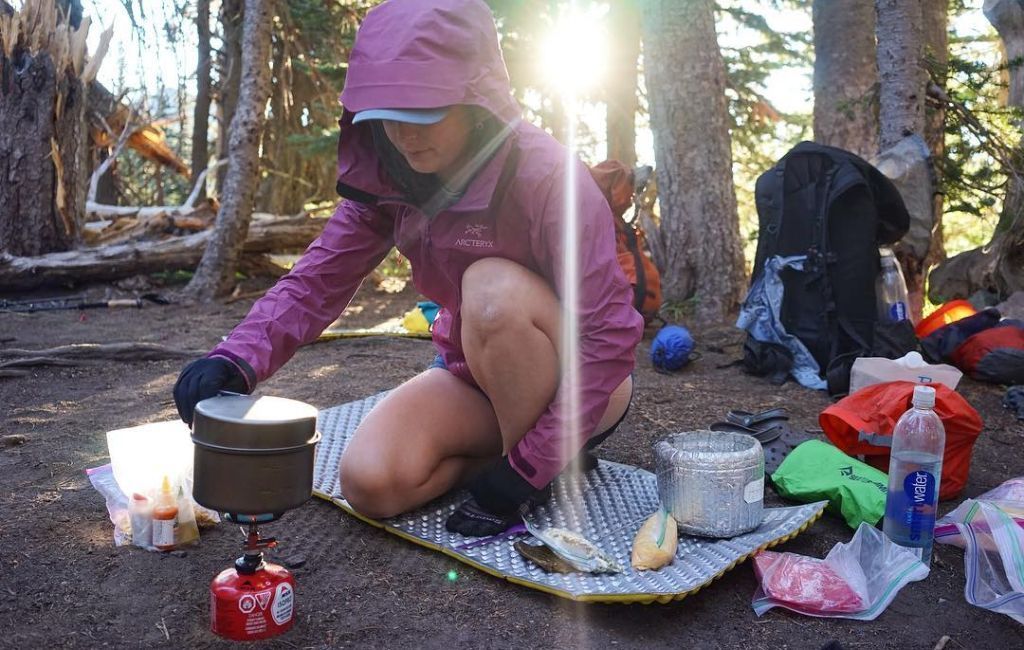 Bestargot Set di pentole da campeggio con padella, pentole da picnic,  ultraleggere, set di pentole da campeggio per Bushcraft : : Sport  e tempo libero